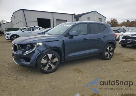2022 Volvo Xc40 T5 Momentum z USA, uszkodzony, nr VIN YV4162UK3N2652954